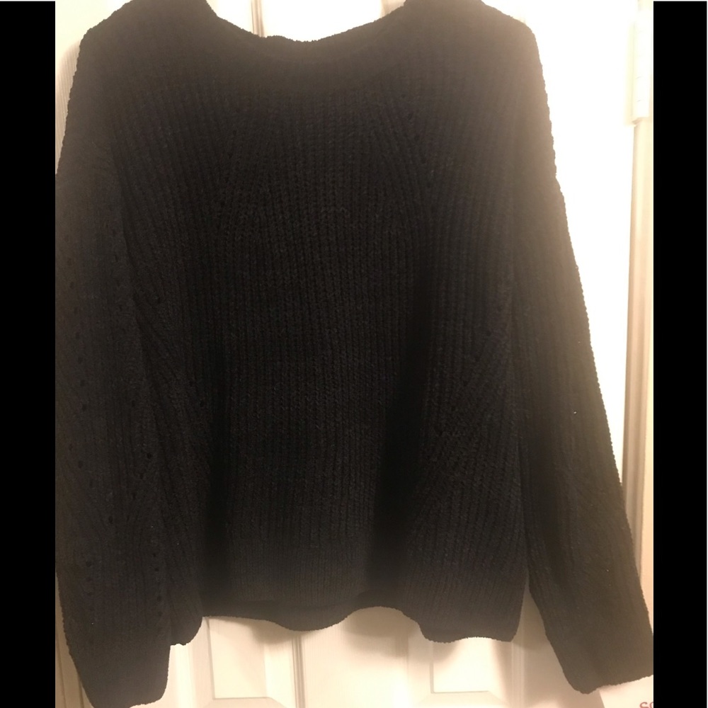 Soft black knitted sweater size L